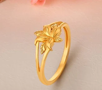 Floral Pattern Gold Ring
